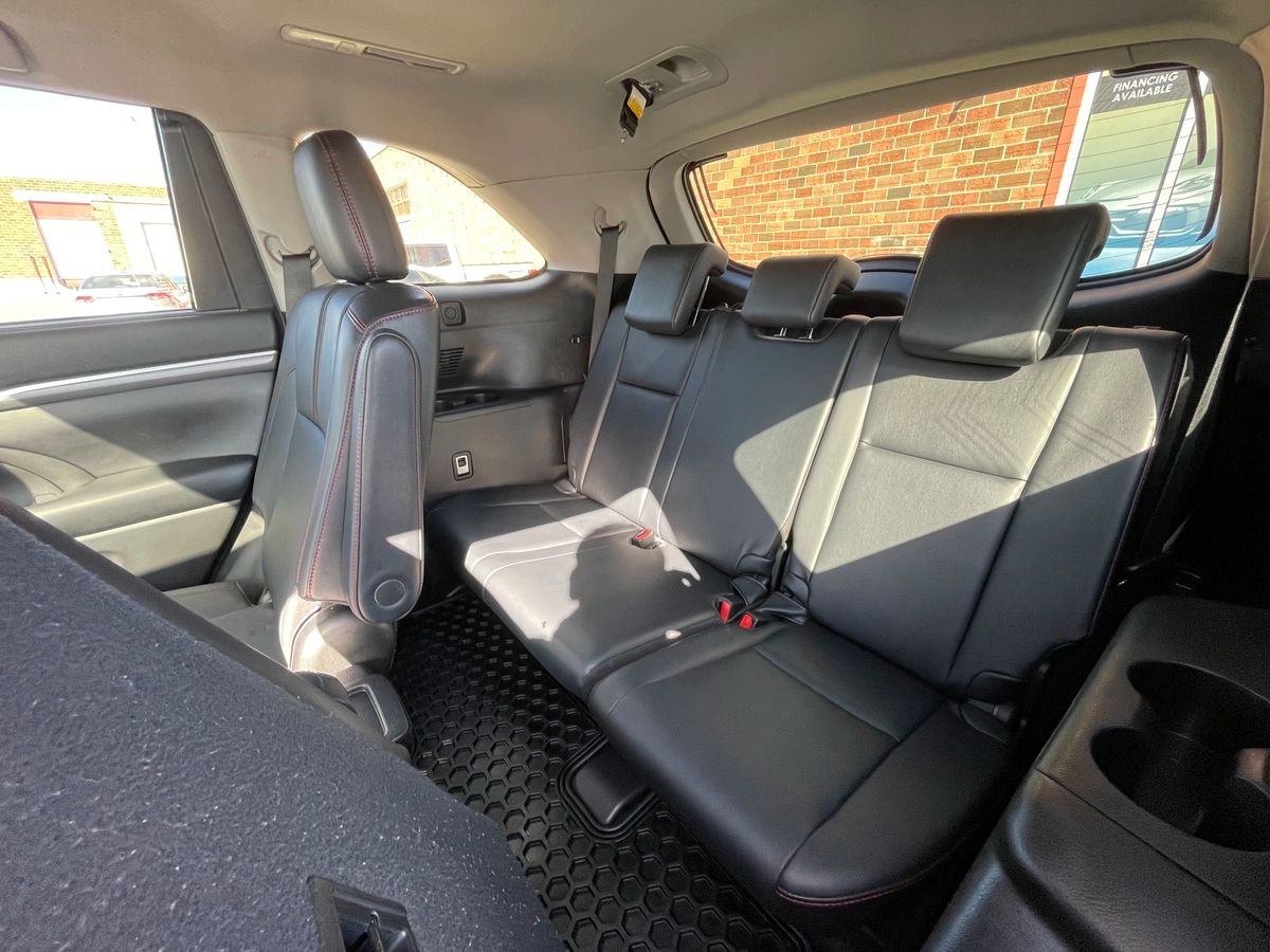 2019 Toyota Highlander - Image 18