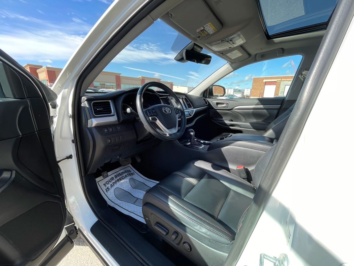 2019 Toyota Highlander - Image 11