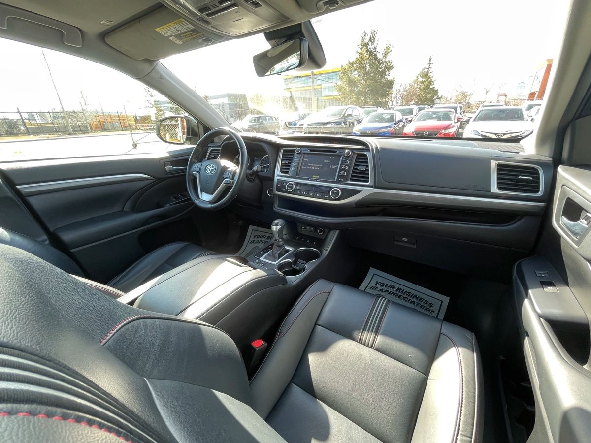 2019 Toyota Highlander - Image 25