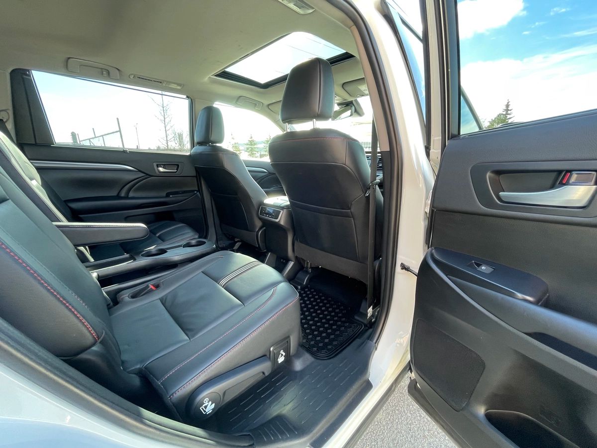 2019 Toyota Highlander - Image 23