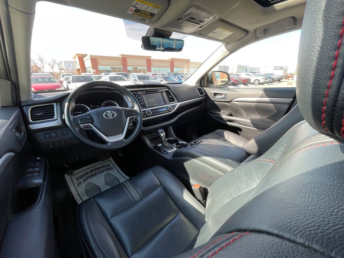 2019 Toyota Highlander - Image 16