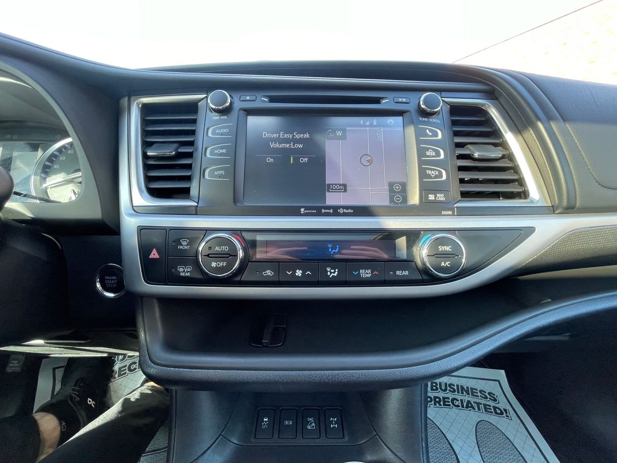 2019 Toyota Highlander - Image 30