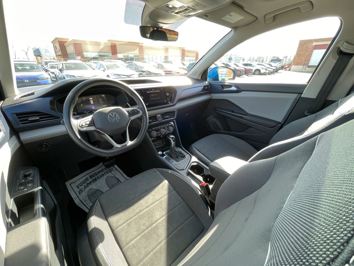 2024 Volkswagen Taos - Image 16