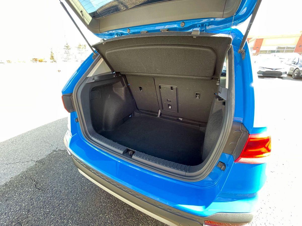 2024 Volkswagen Taos - Image 19
