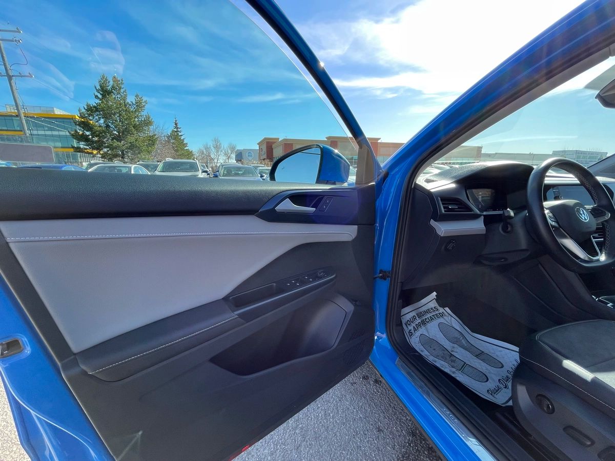 2024 Volkswagen Taos - Image 13