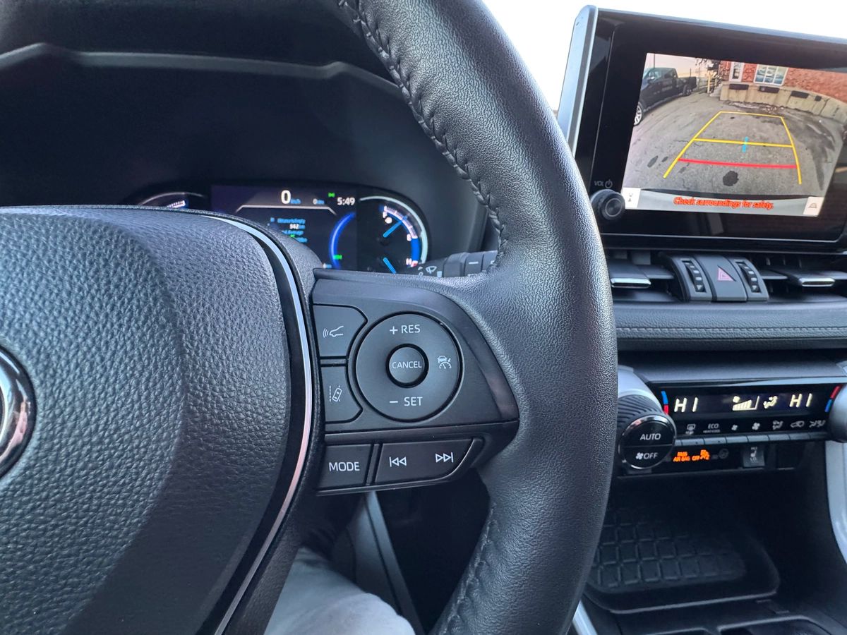 2023 Toyota RAV4 Hybrid - Image 30