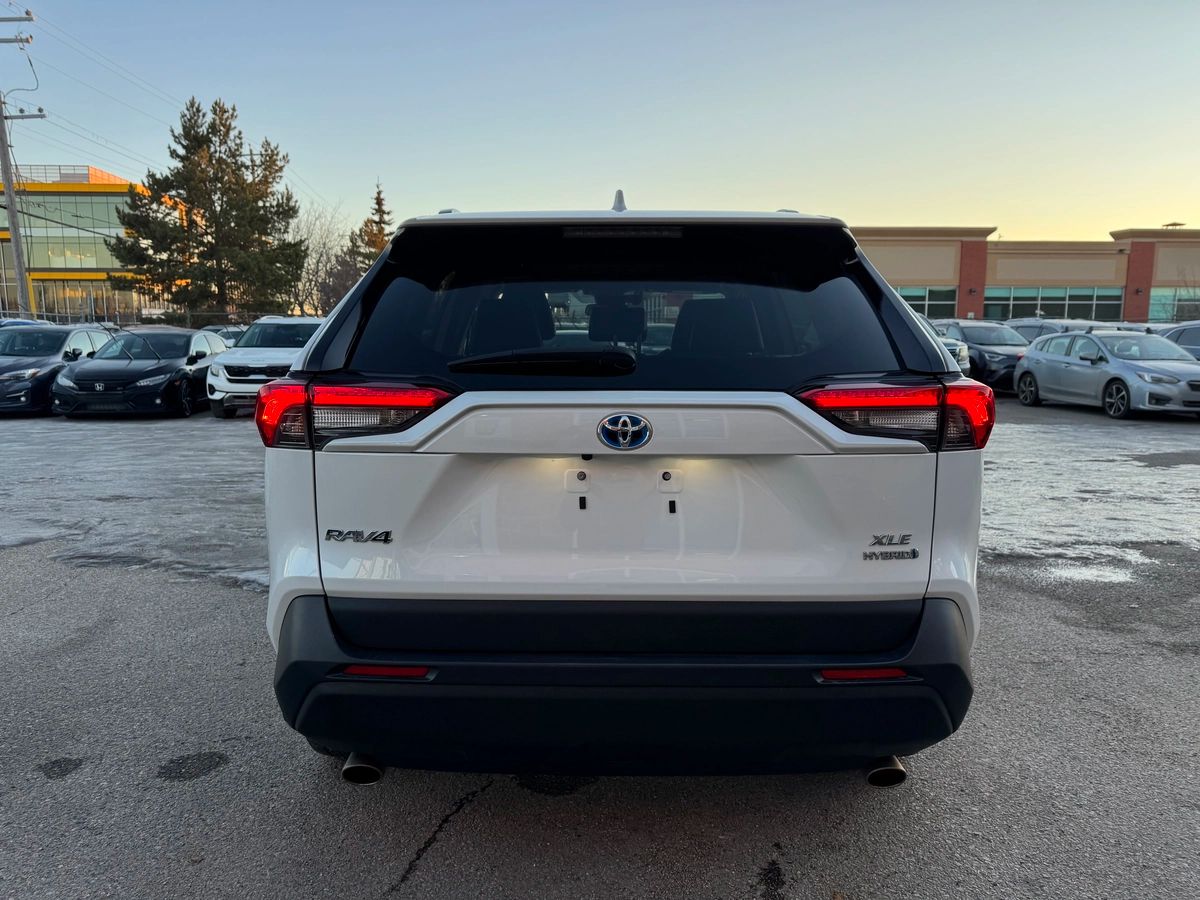 2023 Toyota RAV4 Hybrid - Image 6