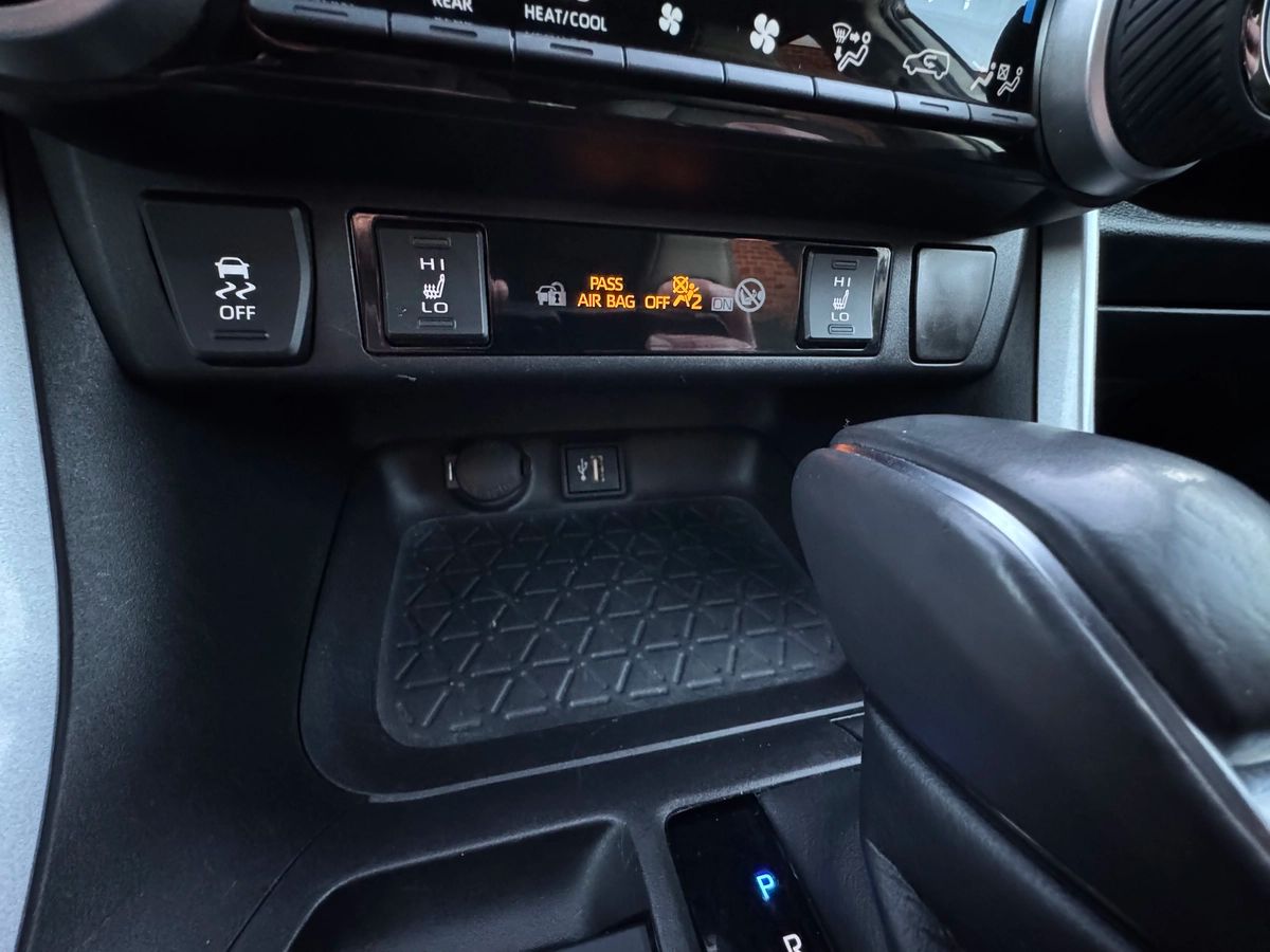 2023 Toyota RAV4 Hybrid - Image 26