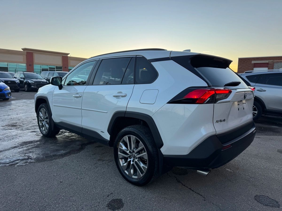 2023 Toyota RAV4 Hybrid - Image 7