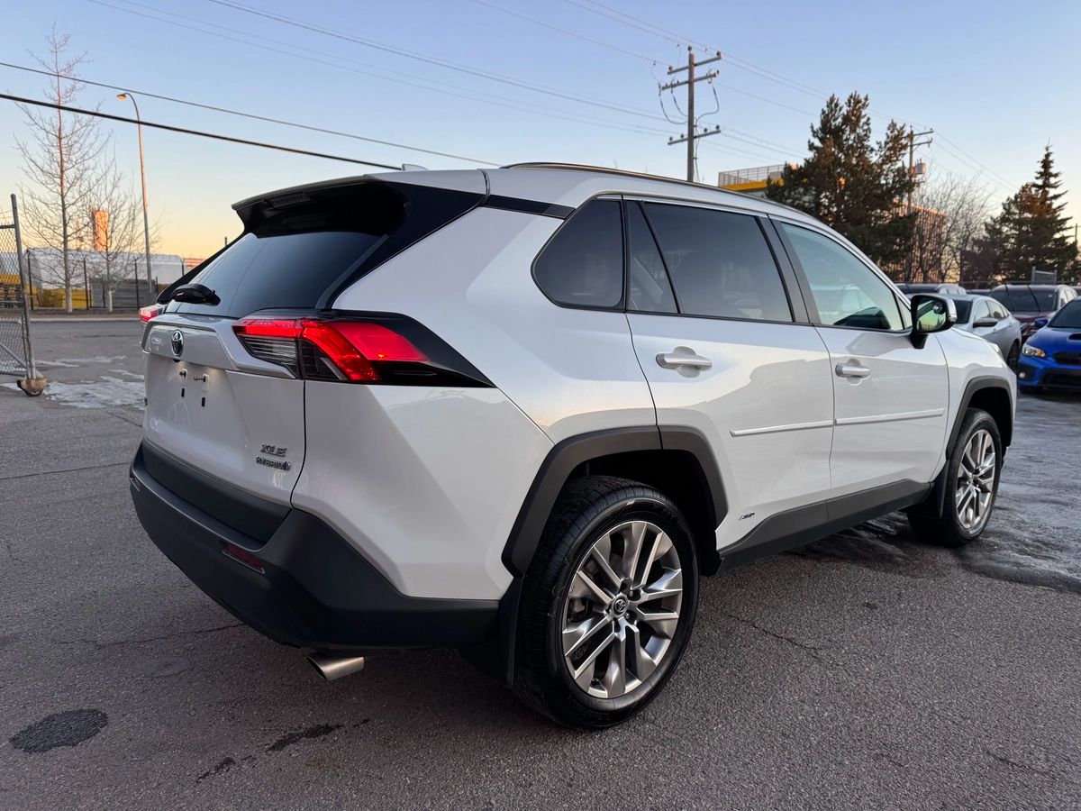 2023 Toyota RAV4 Hybrid - Image 5