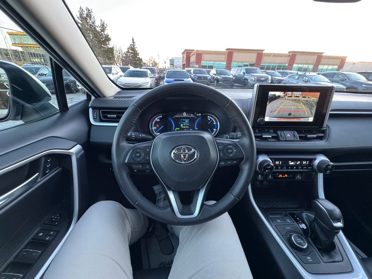 2023 Toyota RAV4 Hybrid - Image 29