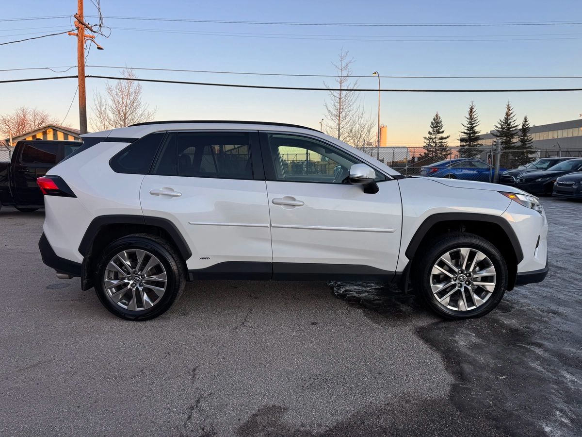 2023 Toyota RAV4 Hybrid - Image 4