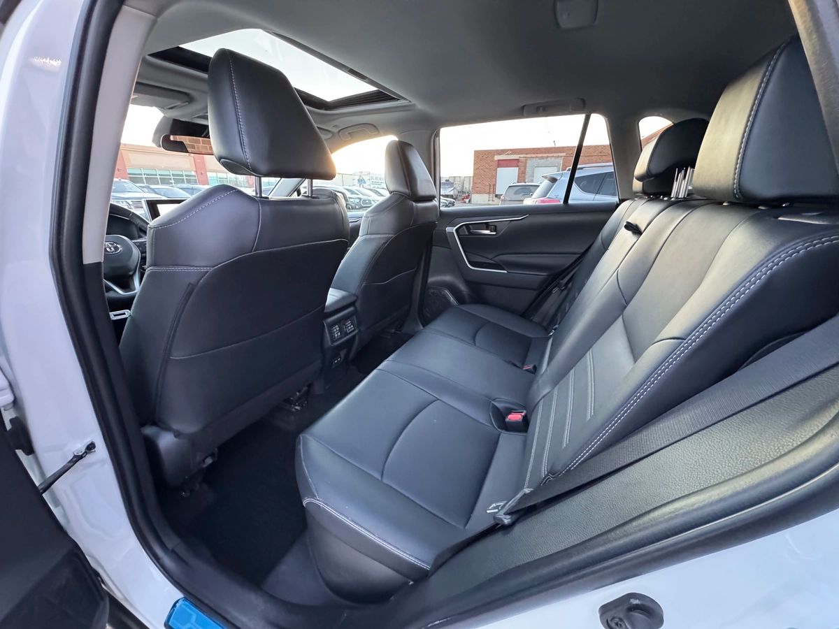 2023 Toyota RAV4 Hybrid - Image 14