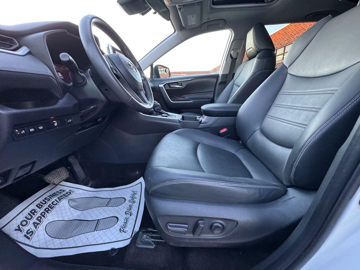 2023 Toyota RAV4 Hybrid - Image 11