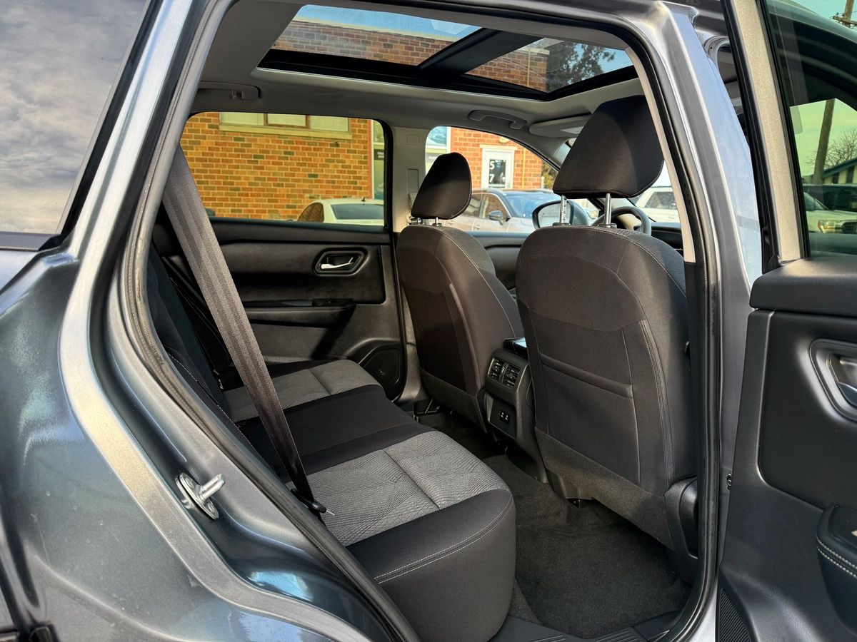 2024 Nissan Rogue - Image 13