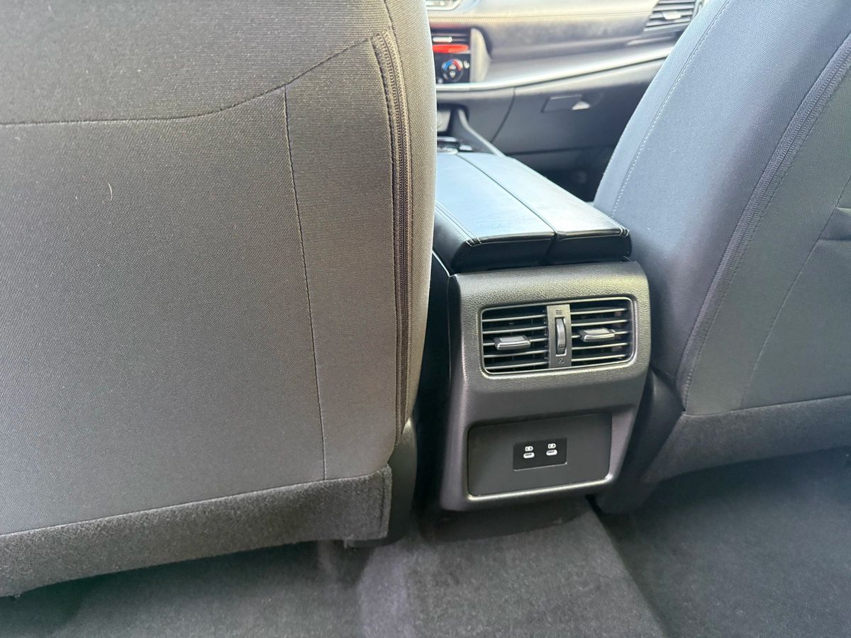 2024 Nissan Rogue - Image 17