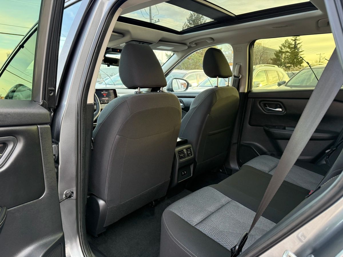 2024 Nissan Rogue - Image 16