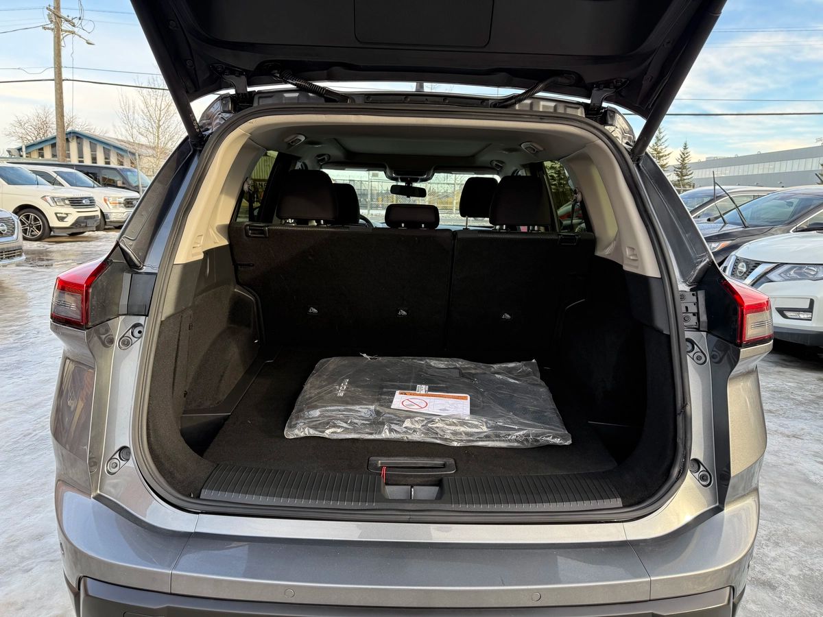 2024 Nissan Rogue - Image 11