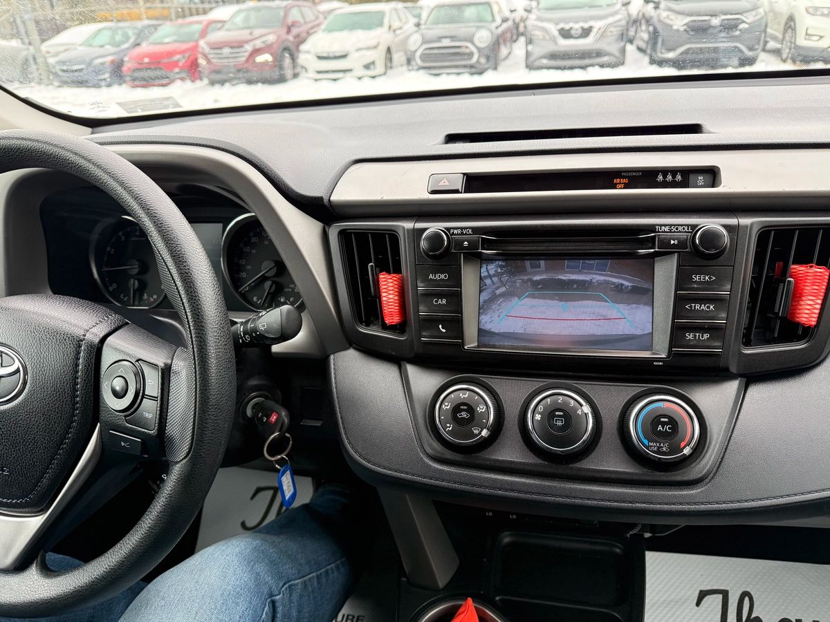 2018 Toyota RAV4 - Image 26