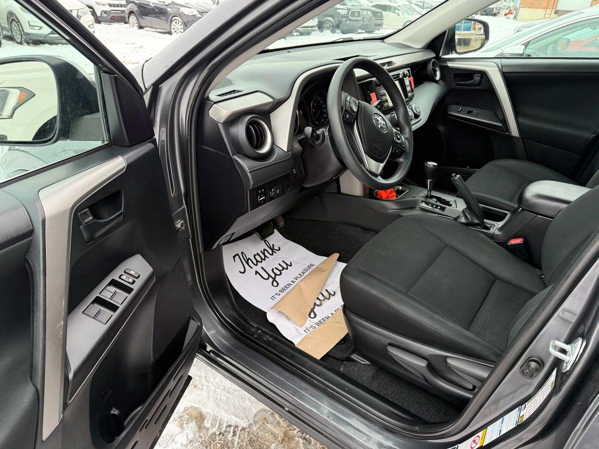 2018 Toyota RAV4 - Image 17