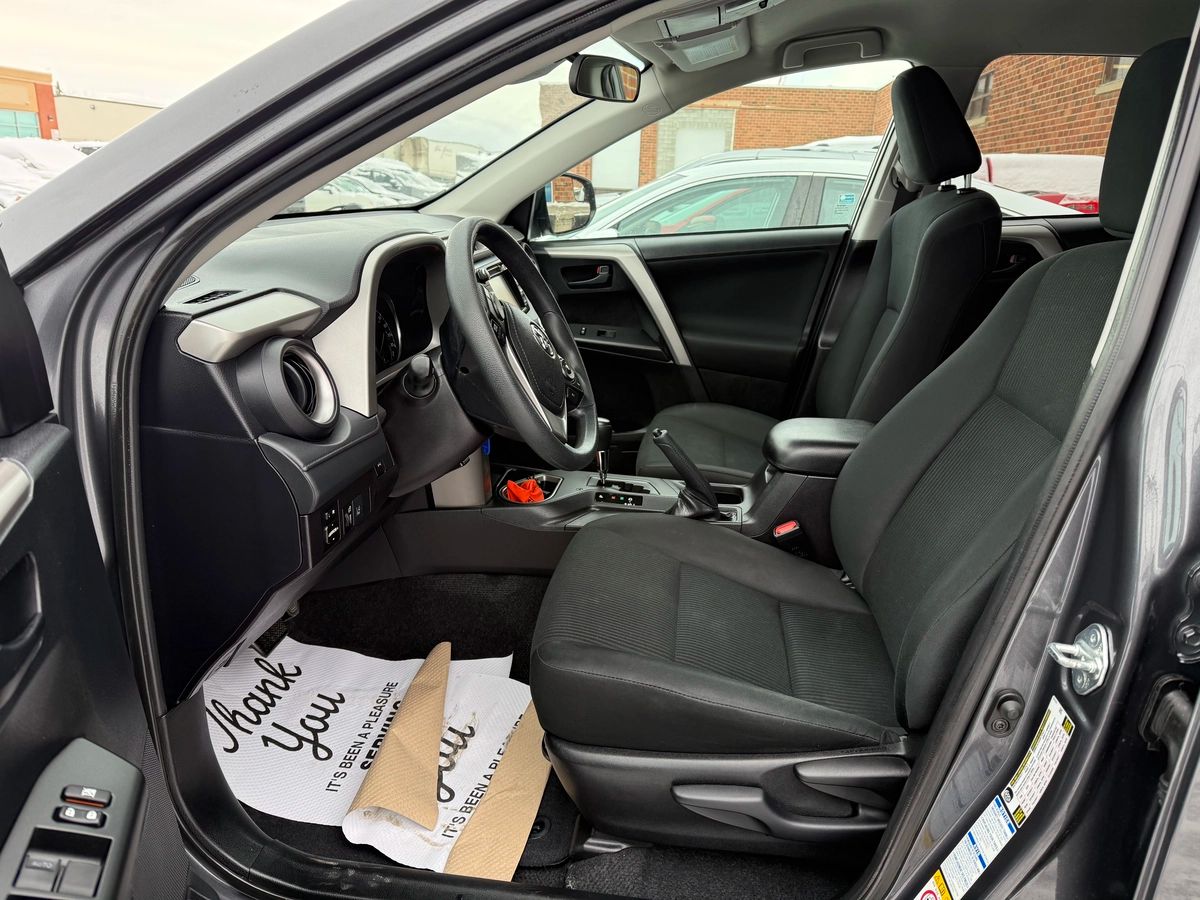 2018 Toyota RAV4 - Image 20