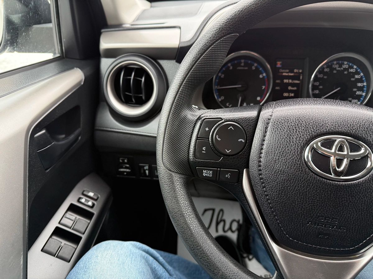 2018 Toyota RAV4 - Image 28