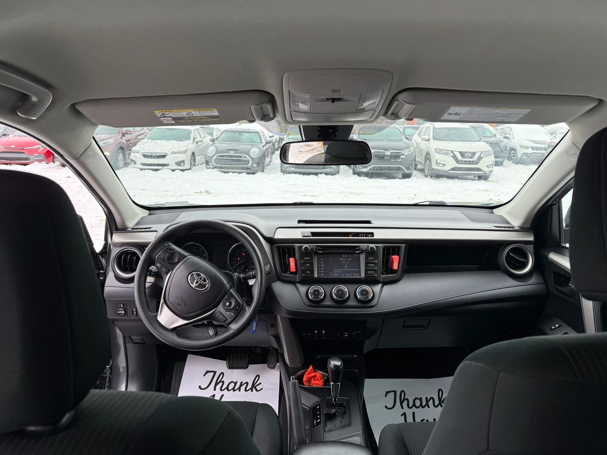 2018 Toyota RAV4 - Image 15