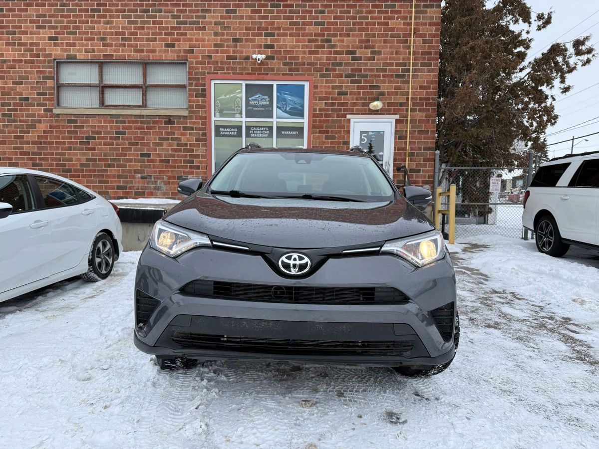 2018 Toyota RAV4 - Image 3