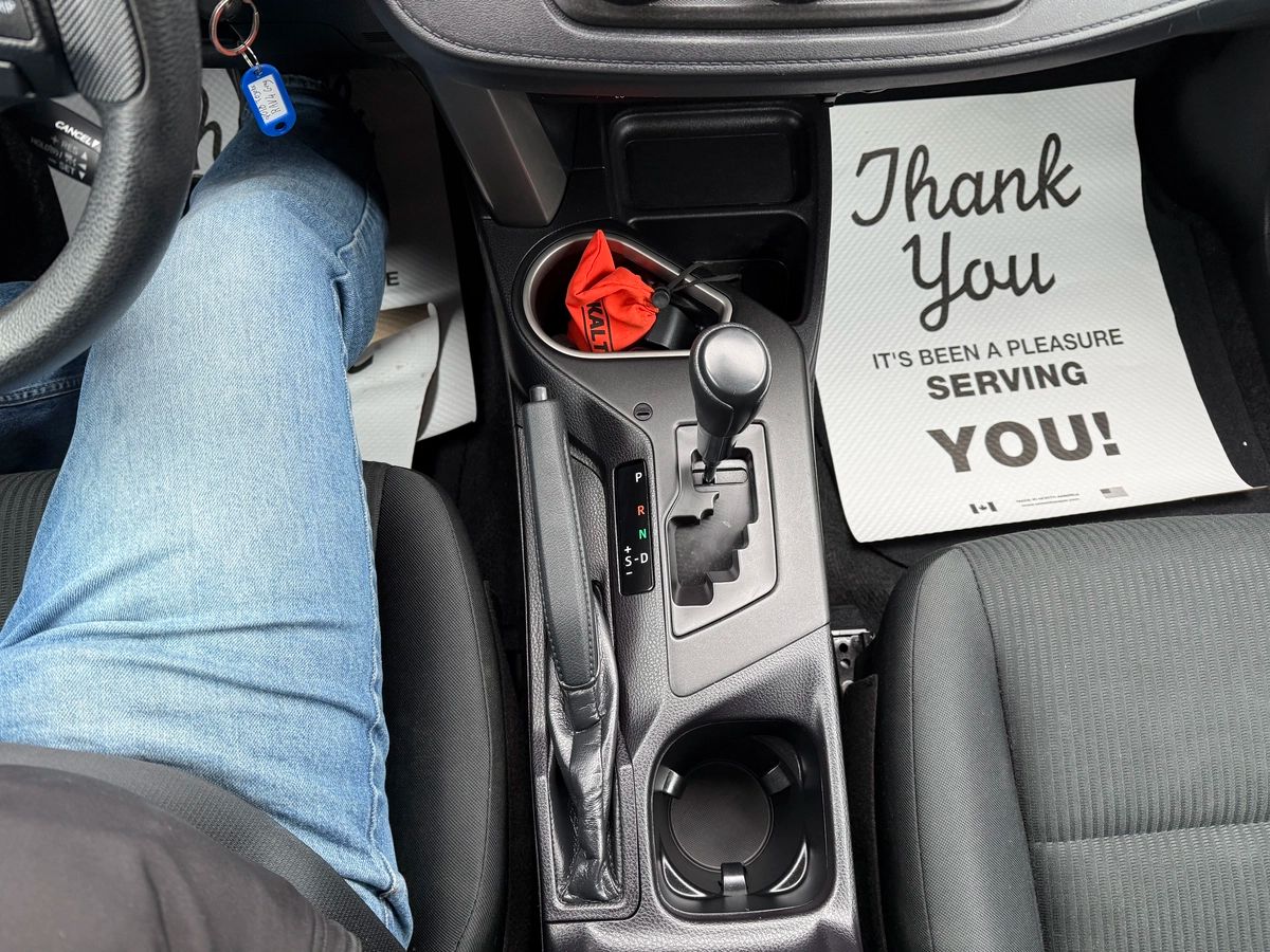 2018 Toyota RAV4 - Image 23