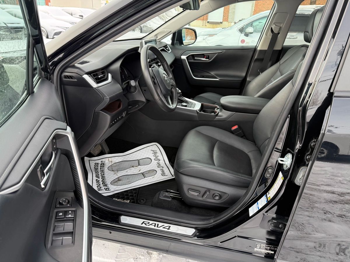 2021 Toyota RAV4 - Image 19