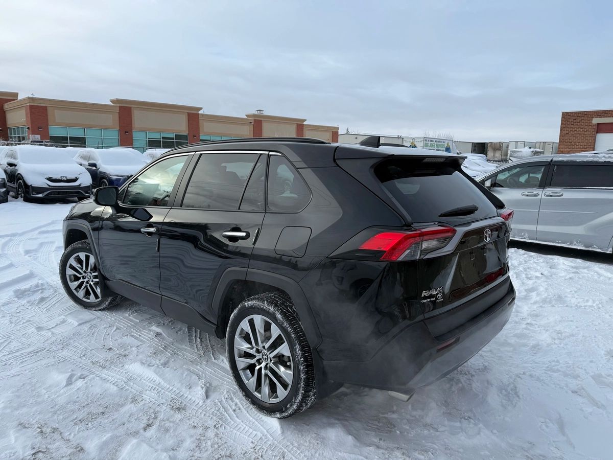 2021 Toyota RAV4 - Image 9