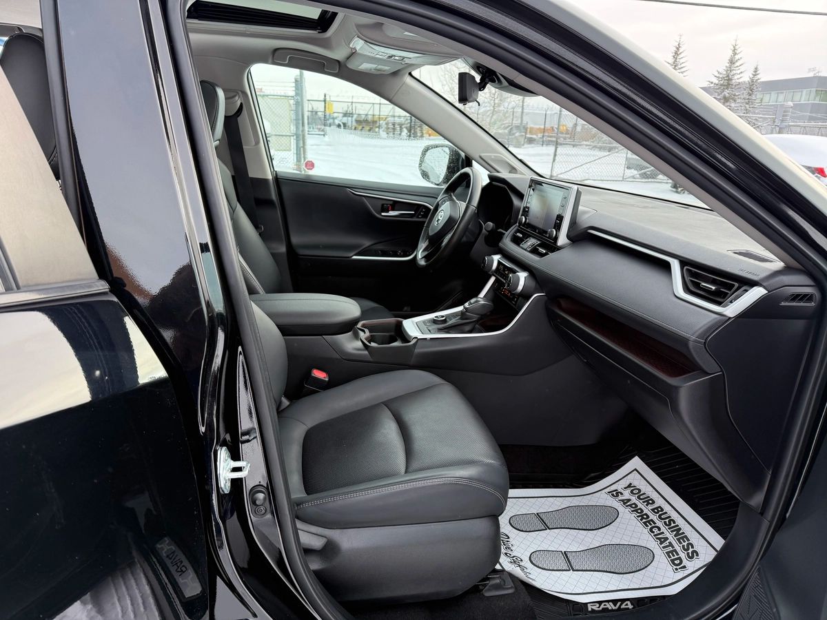 2021 Toyota RAV4 - Image 14