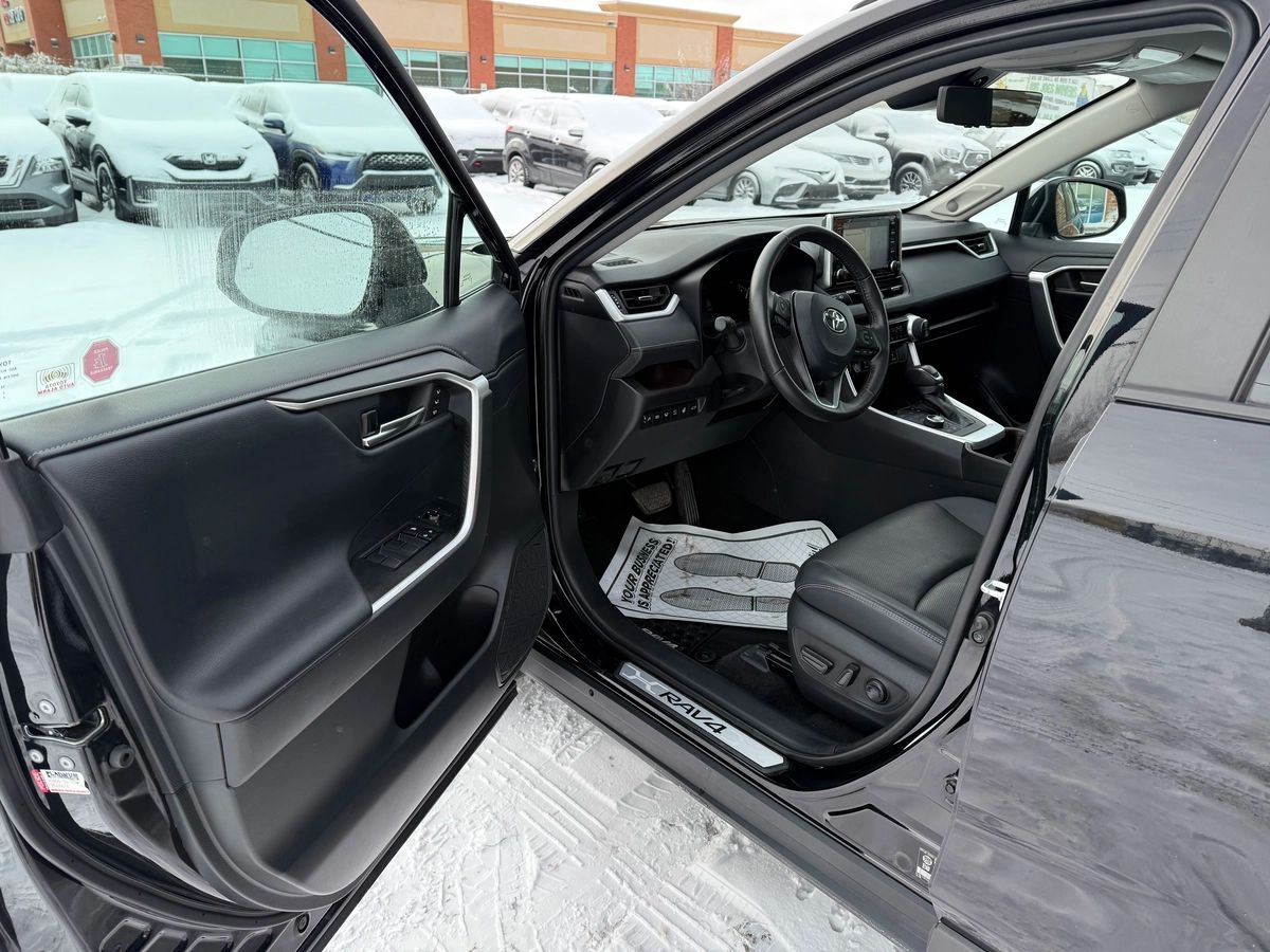 2021 Toyota RAV4 - Image 18