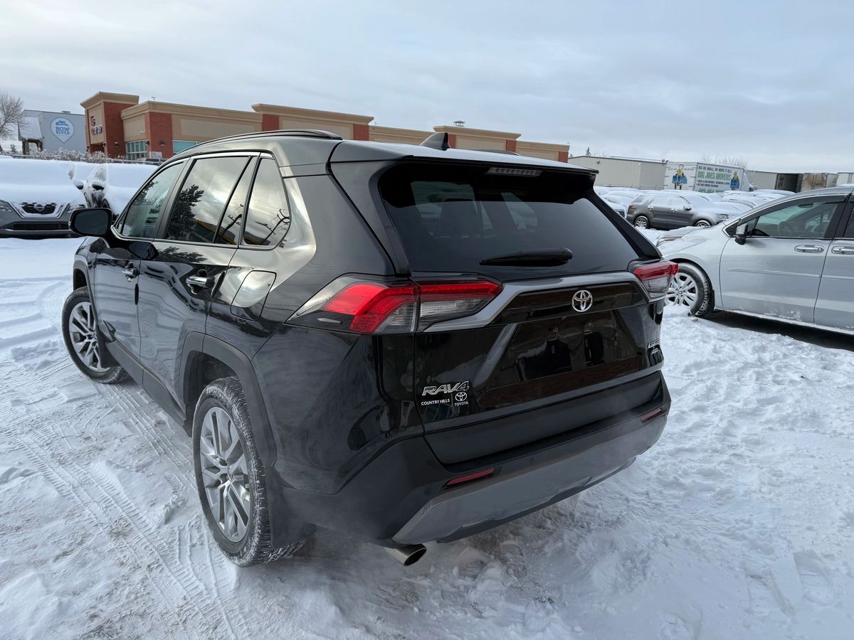 2021 Toyota RAV4 - Image 8