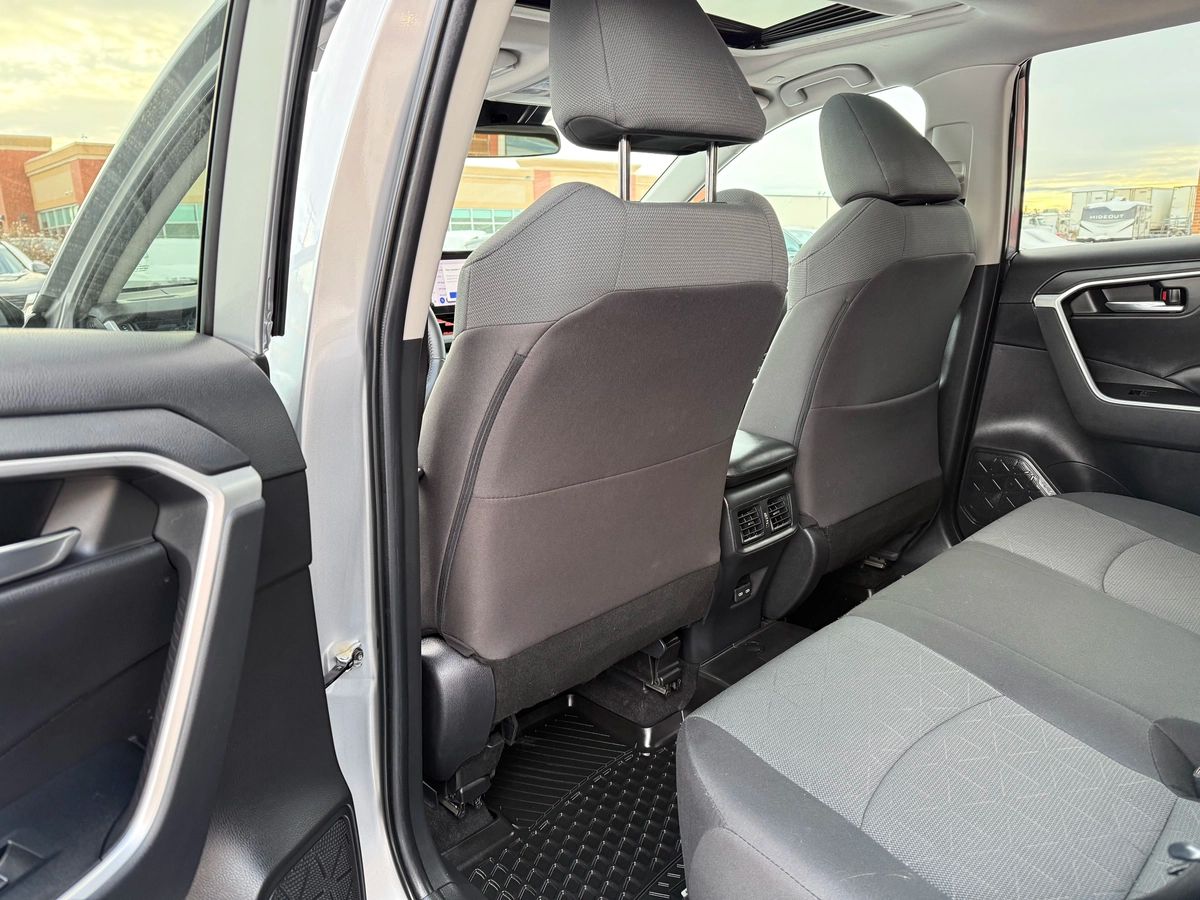 2023 Toyota RAV4 - Image 17