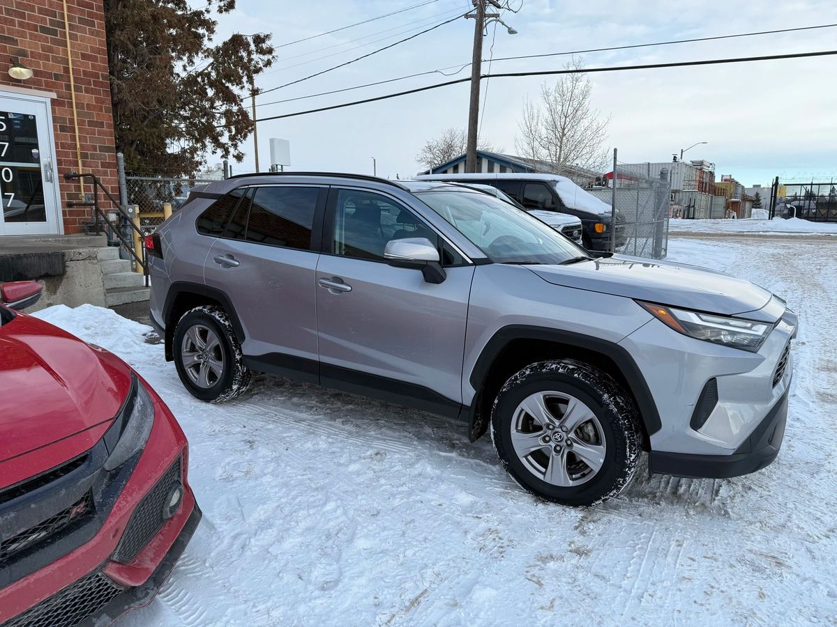 2023 Toyota RAV4 - Image 4