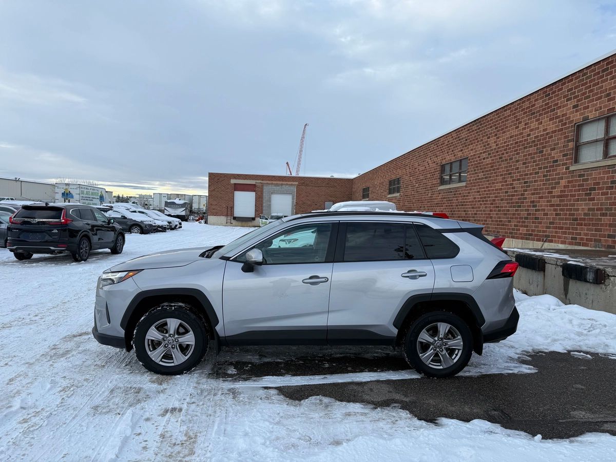 2023 Toyota RAV4 - Image 9