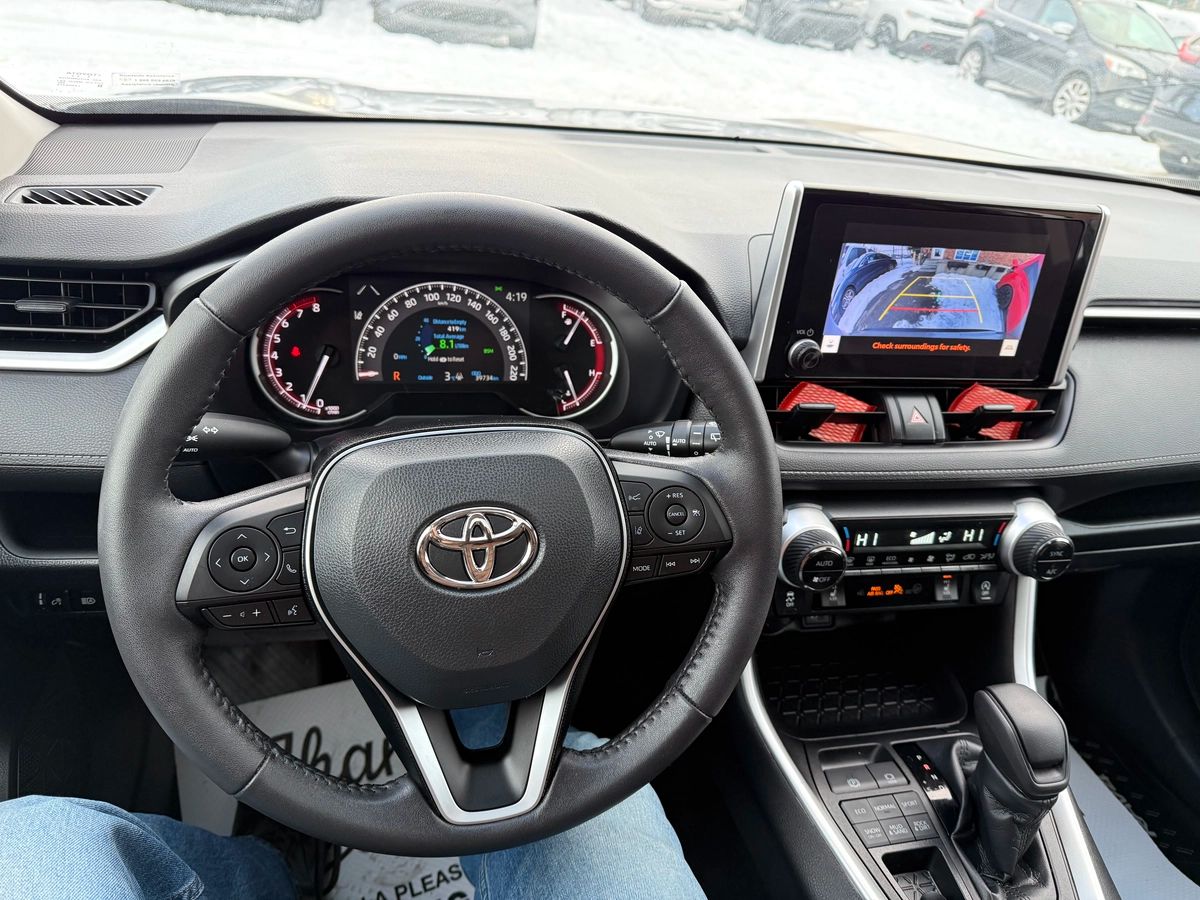 2023 Toyota RAV4 - Image 28