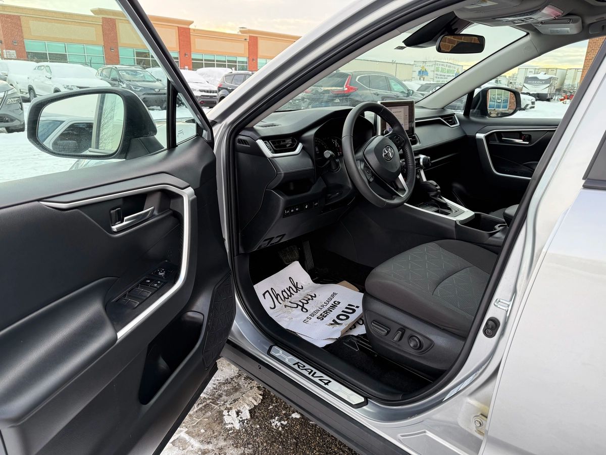 2023 Toyota RAV4 - Image 18