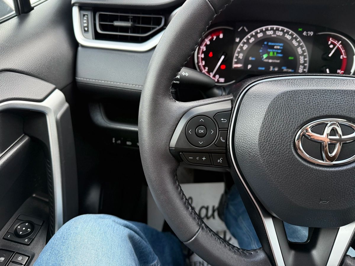 2023 Toyota RAV4 - Image 30