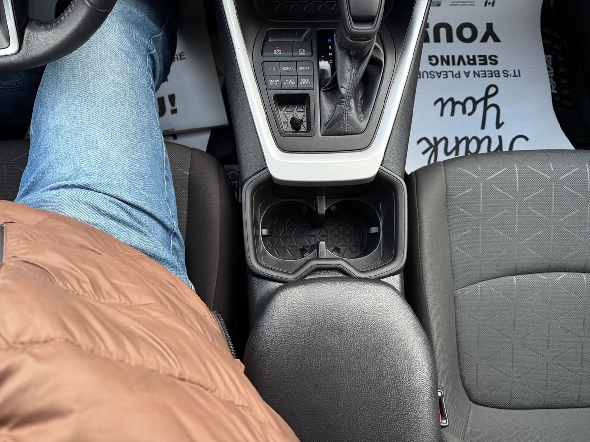 2023 Toyota RAV4 - Image 26