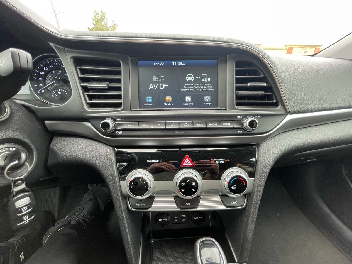 2020 Hyundai Elantra - Image 20