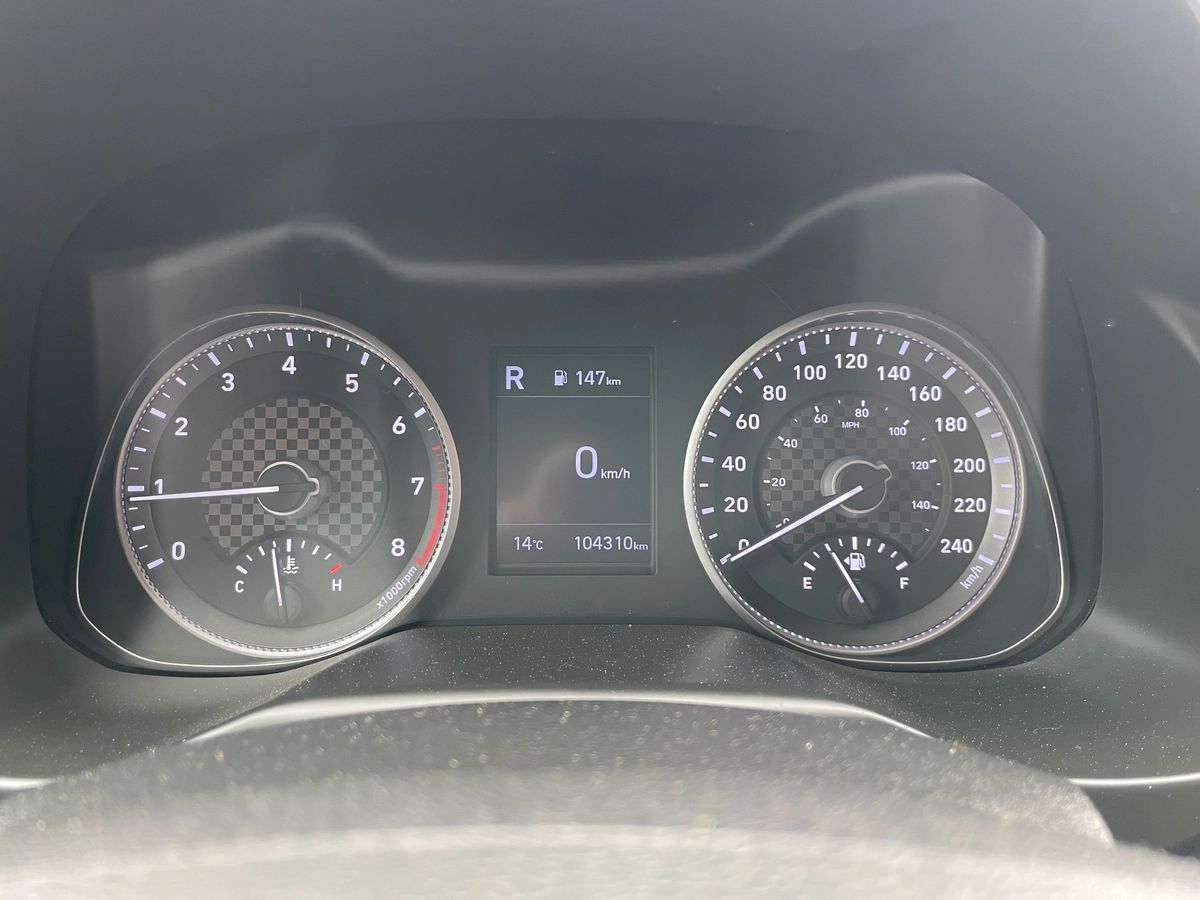 2020 Hyundai Elantra - Image 23