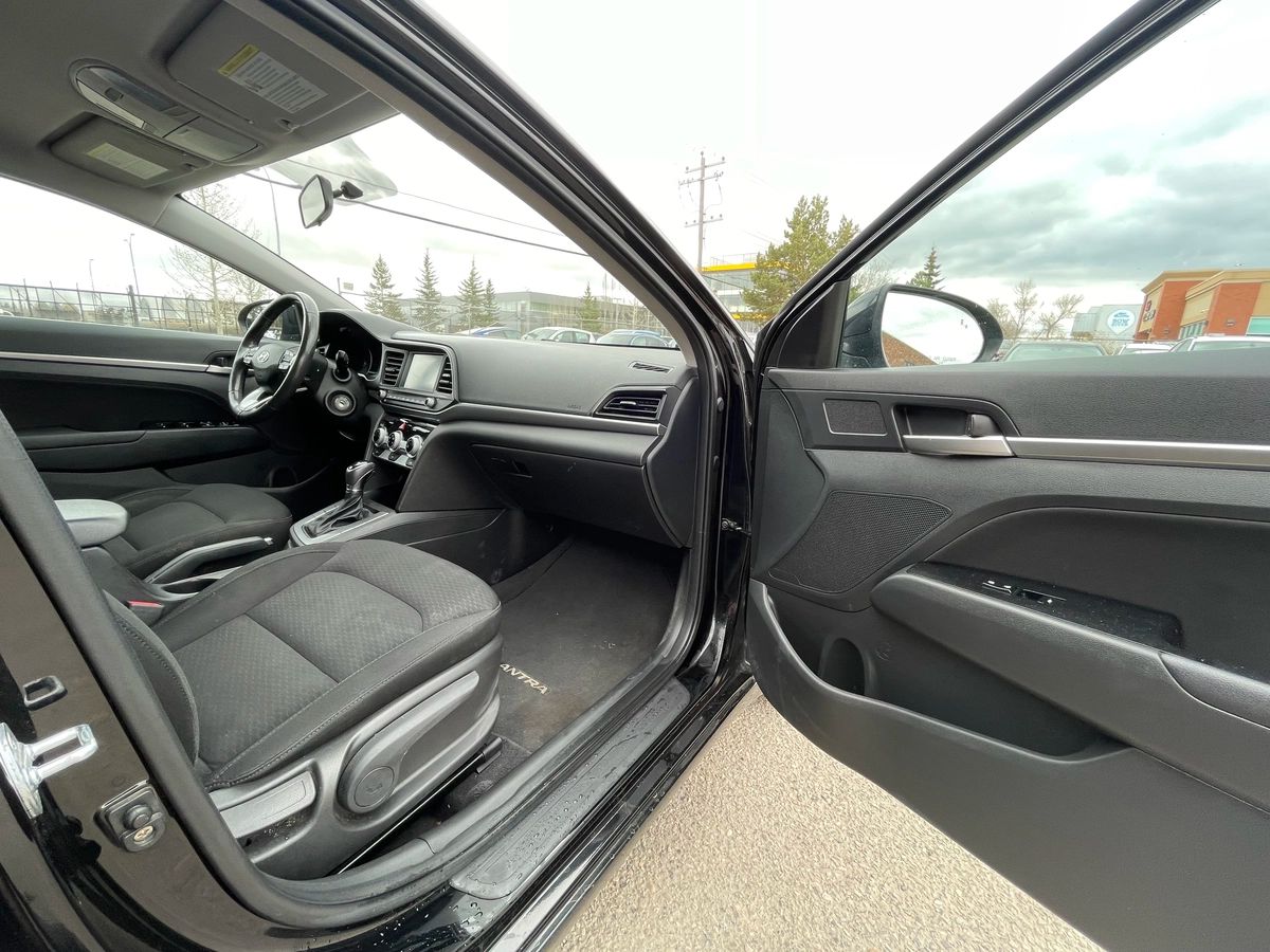 2020 Hyundai Elantra - Image 18