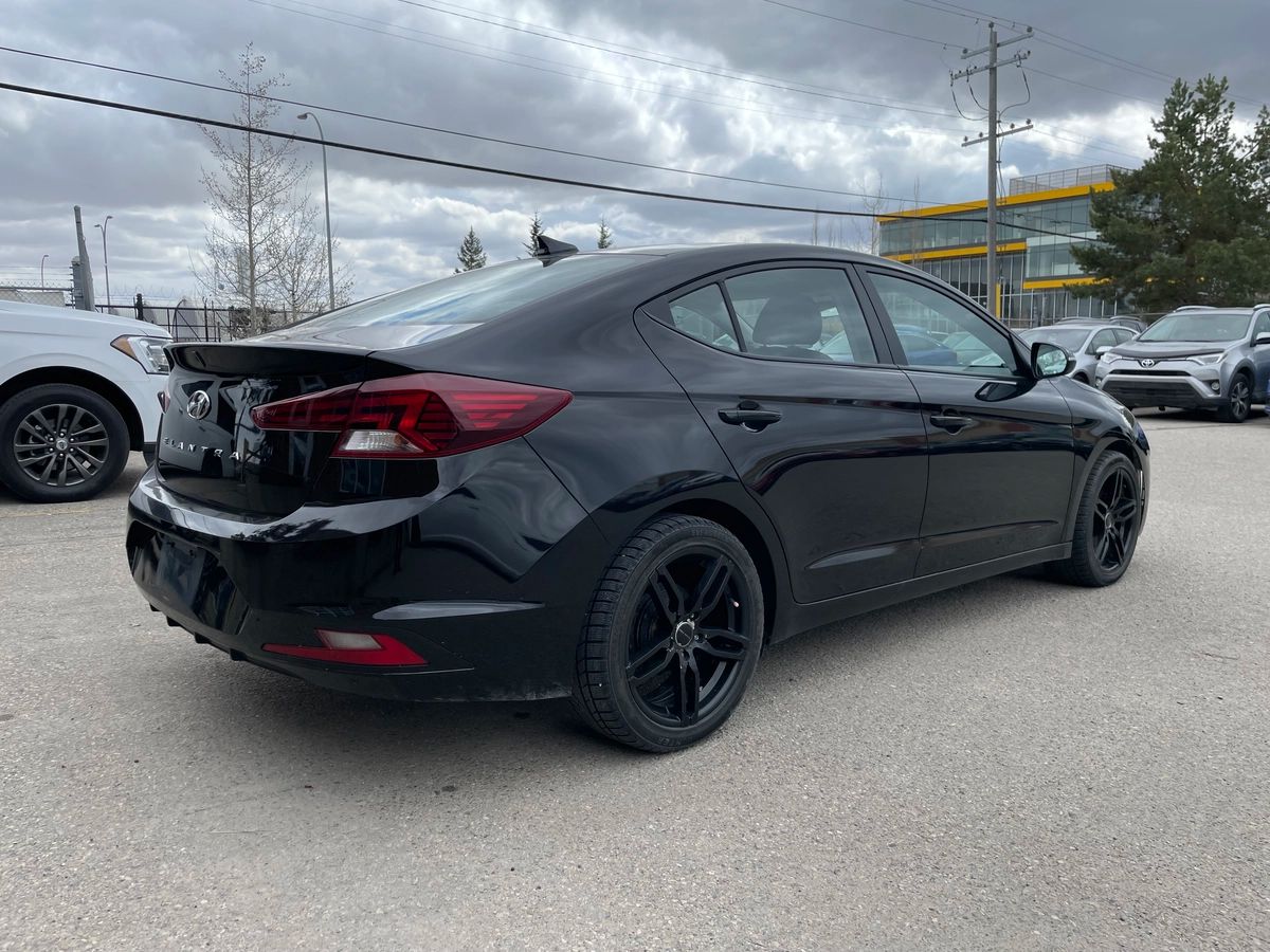 2020 Hyundai Elantra - Image 5