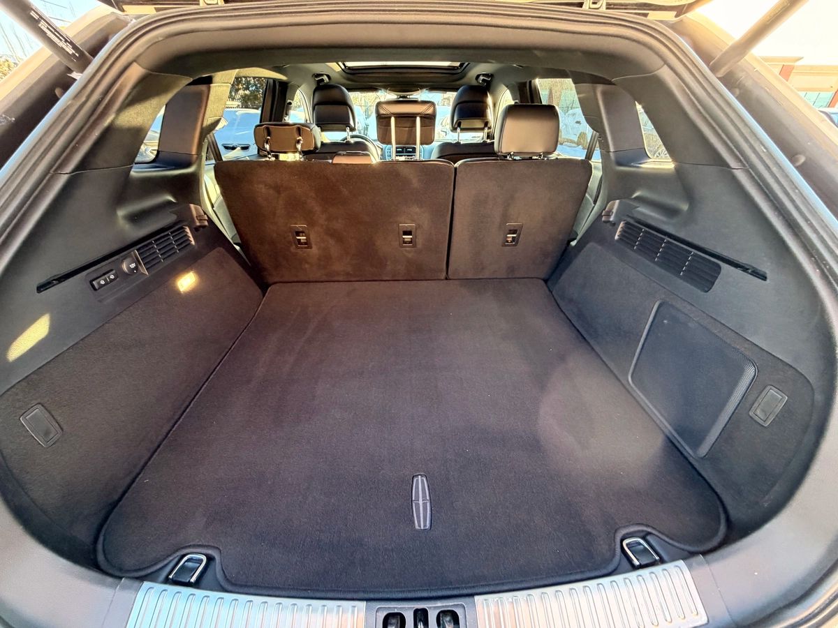 2017 Lincoln MKX - Image 21