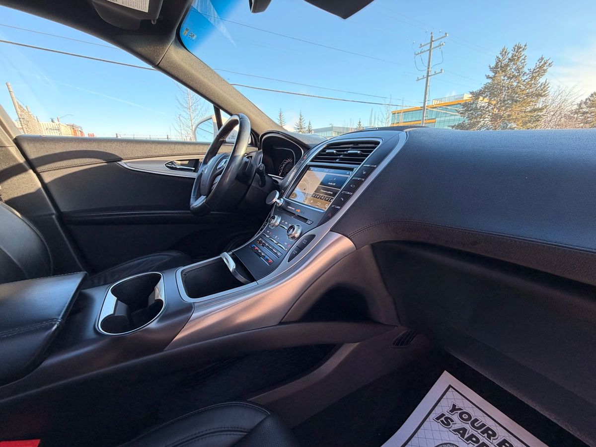 2017 Lincoln MKX - Image 31