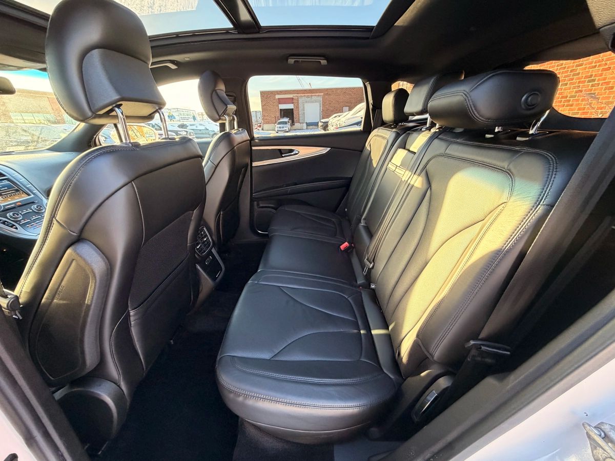 2017 Lincoln MKX - Image 16