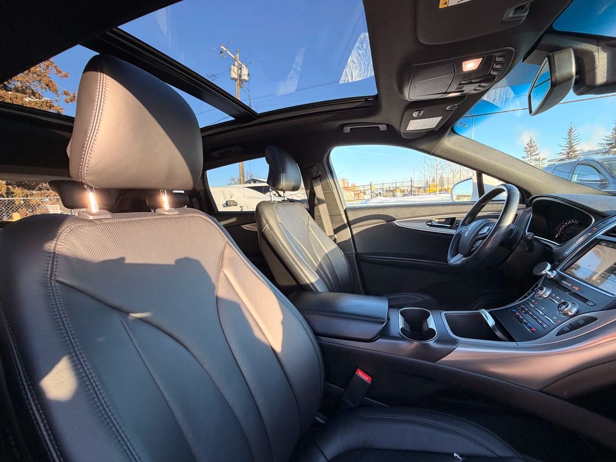 2017 Lincoln MKX - Image 30