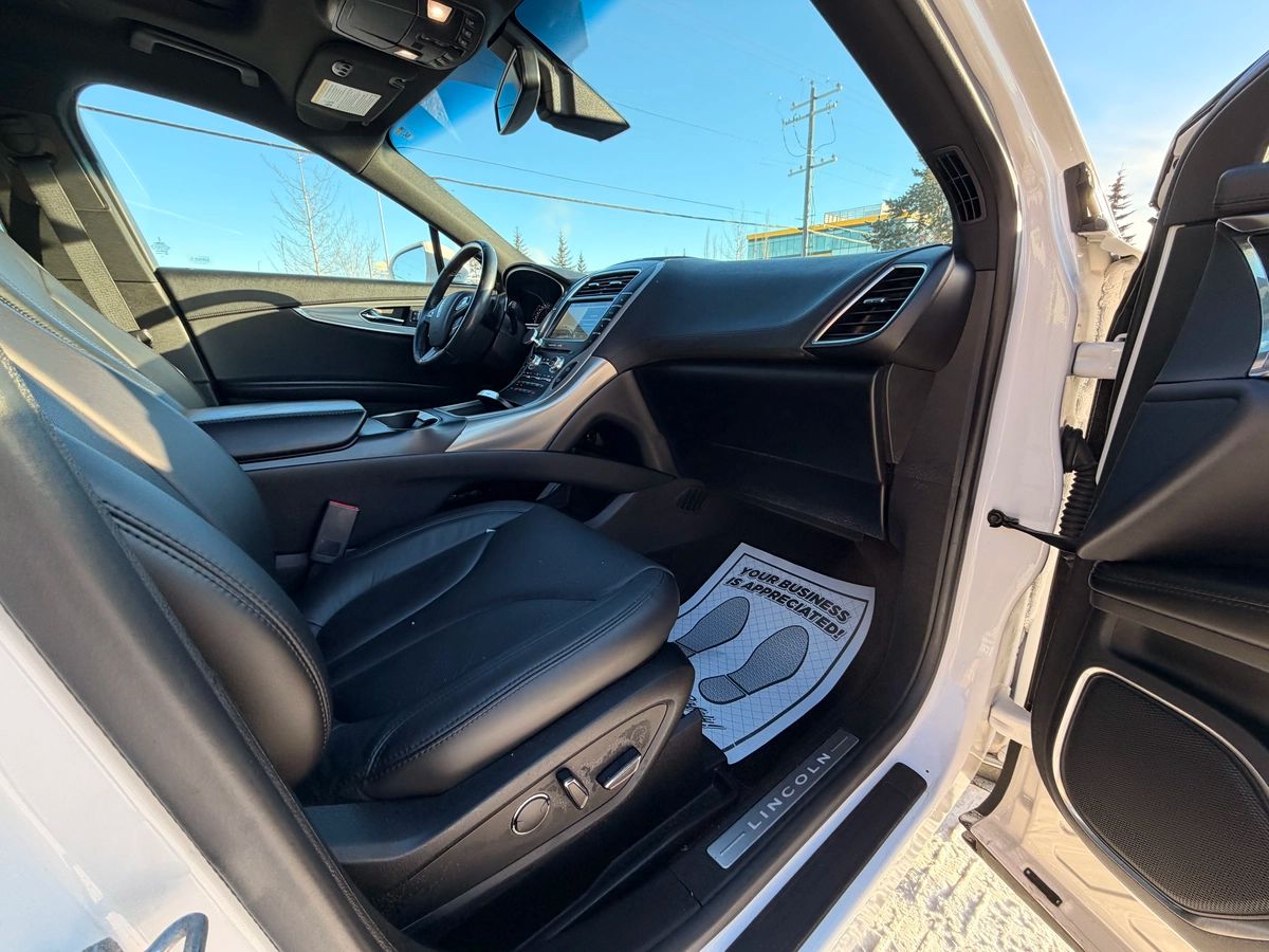 2017 Lincoln MKX - Image 28